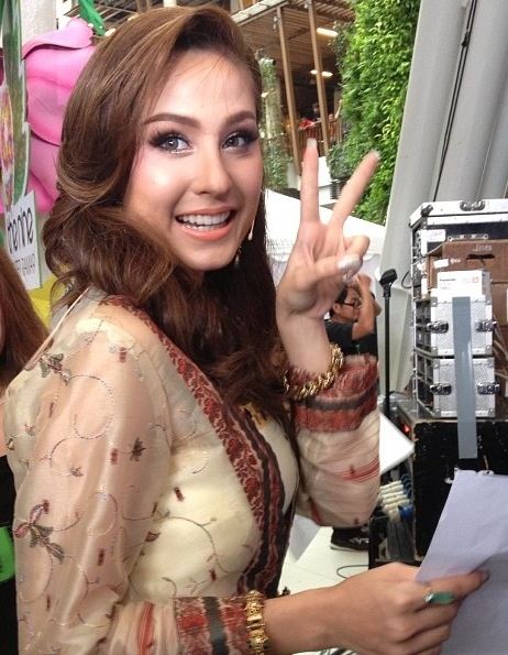ตุ้ย-ขวัญ (ชารีฟ - มิเชลล์) @ 7สีคอนเสิร์ต งานนี้ขวัญเขินจริงไรจริงกับสายตาพิฆาตของตุ้ย