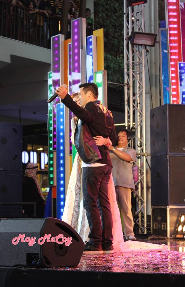 ตุ้ย-ขวัญ (ชารีฟ - มิเชลล์) @ 7สีคอนเสิร์ต งานนี้ขวัญเขินจริงไรจริงกับสายตาพิฆาตของตุ้ย