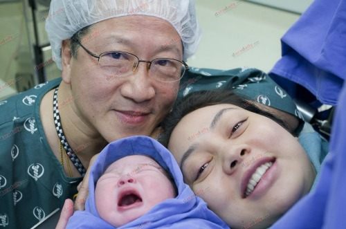 ลูกชาย เสี่ย บุญชัย กับ ตั๊ก บงกช