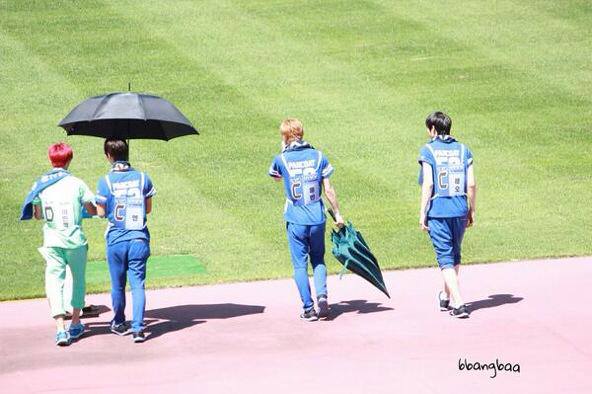 ผู้ชายยยยยย...แตะบอล..กรี๊ดดดVIXX