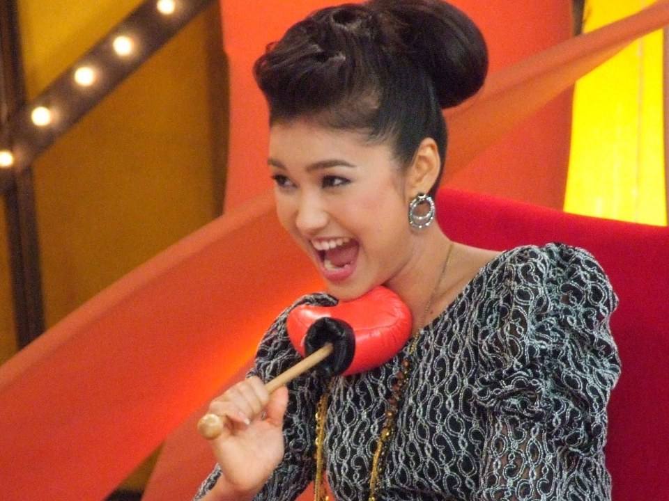 ชมพู่ ซึ้ง โน้ต ขอแต่งวันเกิด