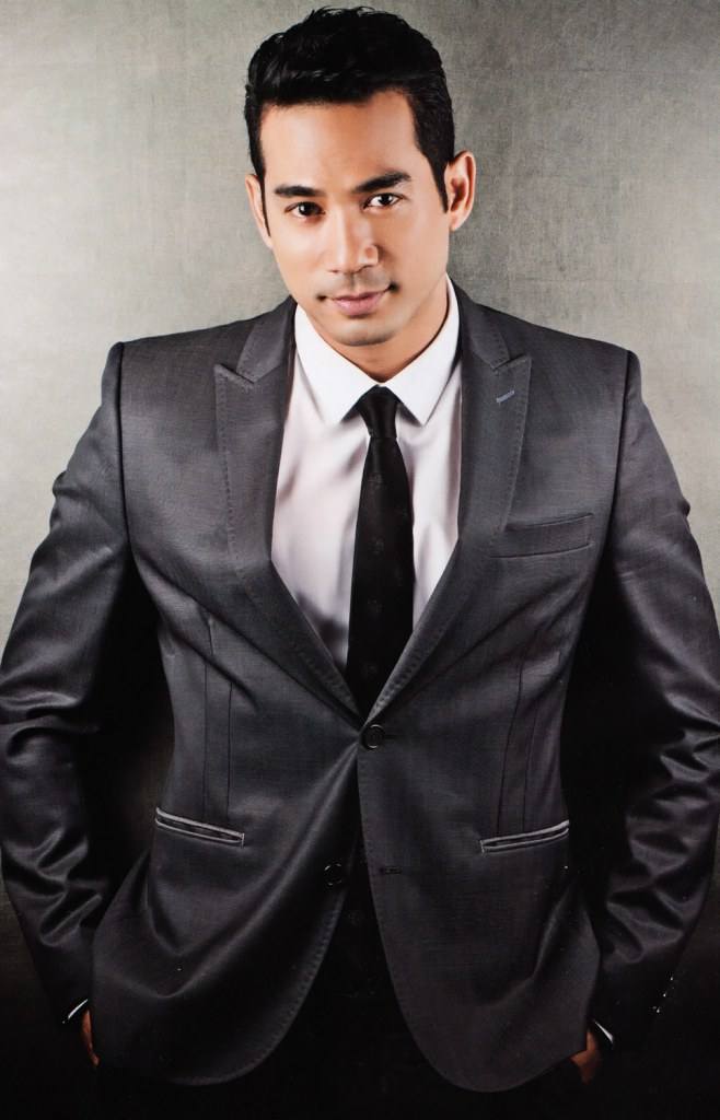 ตุ้ย ธีรภัทร์ - ขวัญ อุษามณี - หลุยส์ สยาม สังวริบุตร ในนิตยสาร OK! Magazine