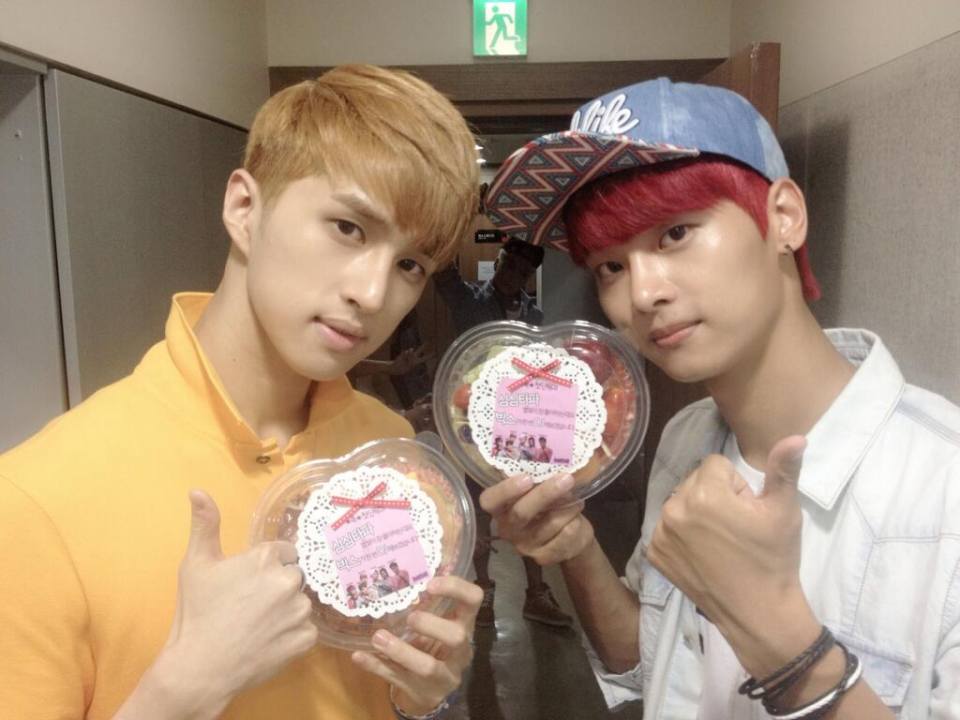VIXX...วิกซ์...น่ารักโครตตตตตตตตฉ้านรักเธอ