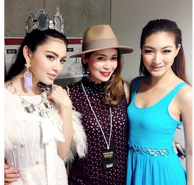 มาดู แพนเค้ก และ ดาวิกา  โพสต์ ท่า กับ พวกนางแบบโลก กันค่ะ tokyo runway