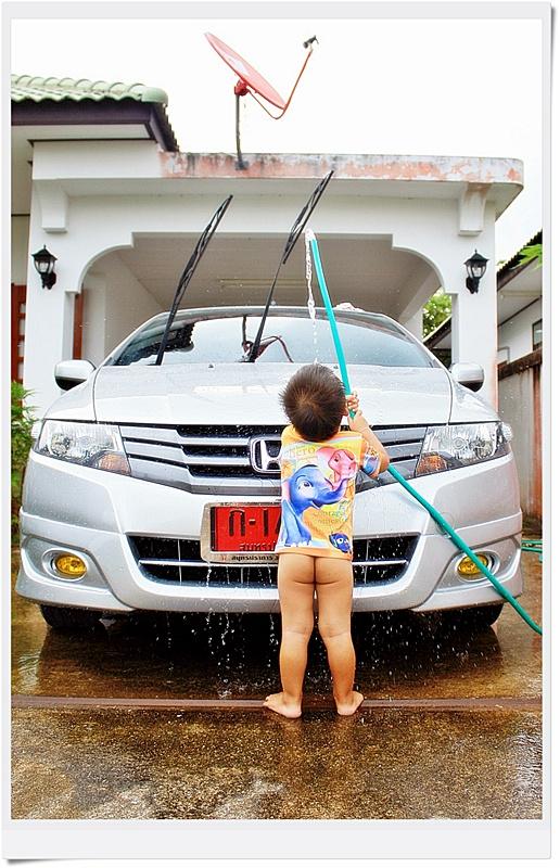 ว๊าว!!! ผู้ชายล้างรถ (Rate x) ในงาน...
