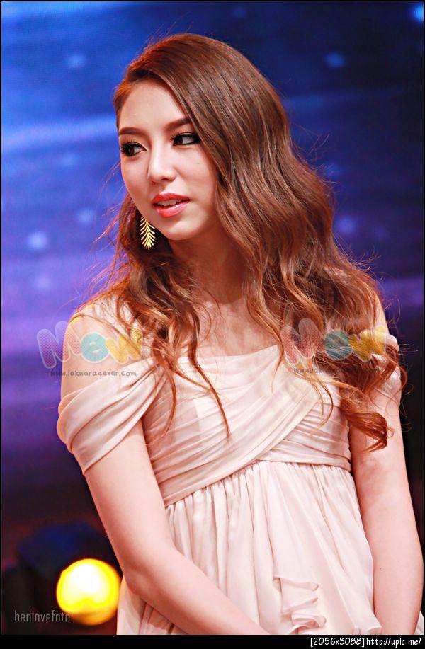 มิว ลักษณ์นารา ในลุคส์สวยหวาน