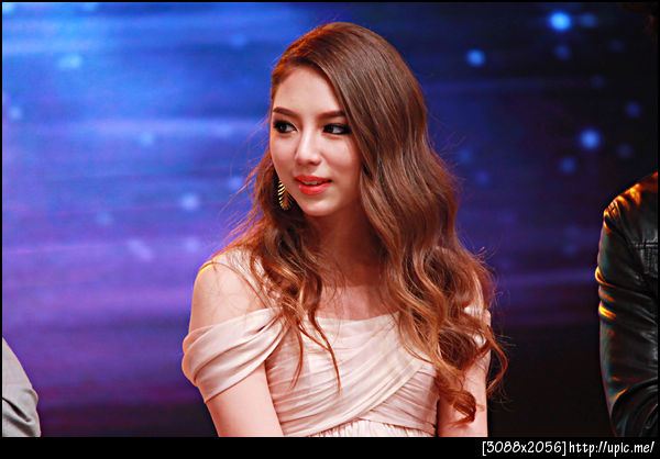 มิว ลักษณ์นารา ในลุคส์สวยหวาน