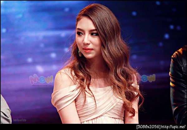 มิว ลักษณ์นารา ในลุคส์สวยหวาน