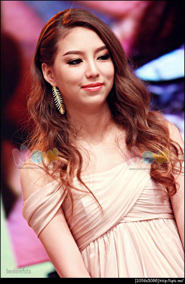 มิว ลักษณ์นารา ในลุคส์สวยหวาน