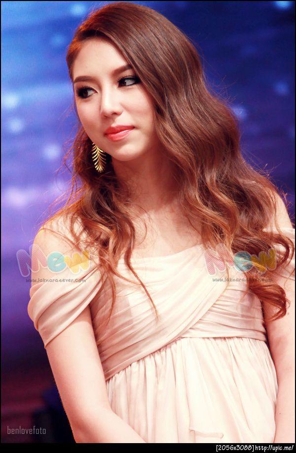 มิว ลักษณ์นารา ในลุคส์สวยหวาน