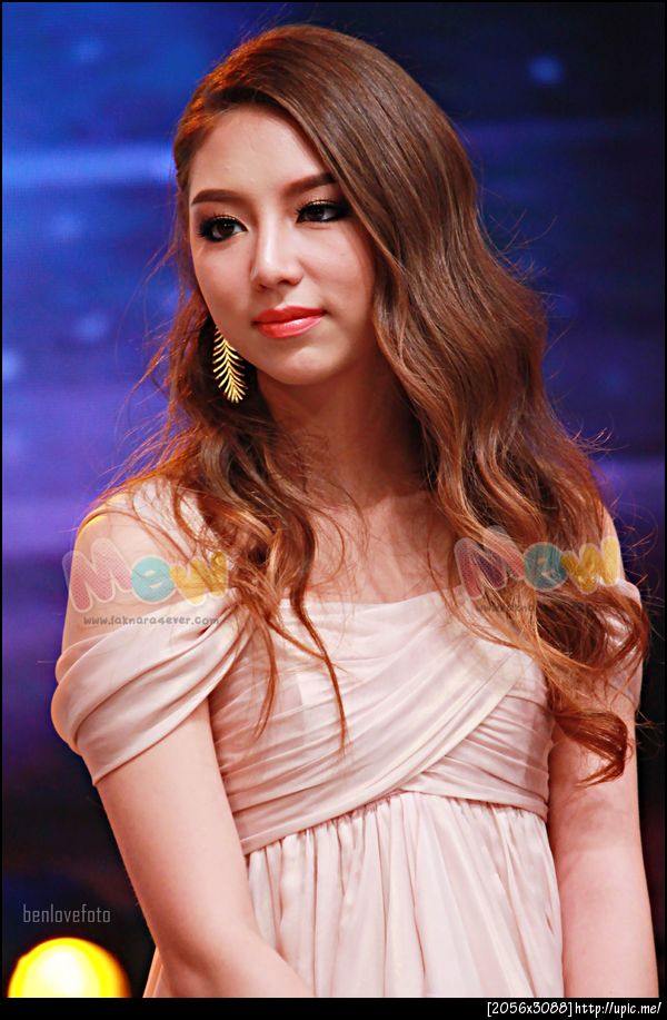 มิว ลักษณ์นารา ในลุคส์สวยหวาน