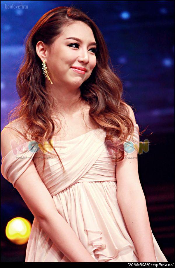 มิว ลักษณ์นารา ในลุคส์สวยหวาน