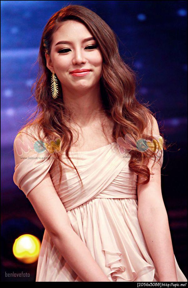 มิว ลักษณ์นารา ในลุคส์สวยหวาน