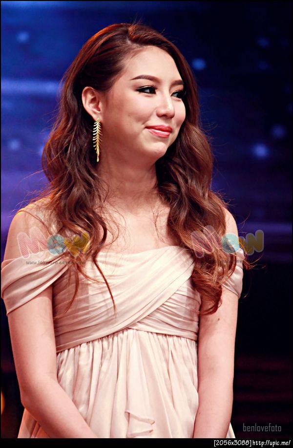 มิว ลักษณ์นารา ในลุคส์สวยหวาน