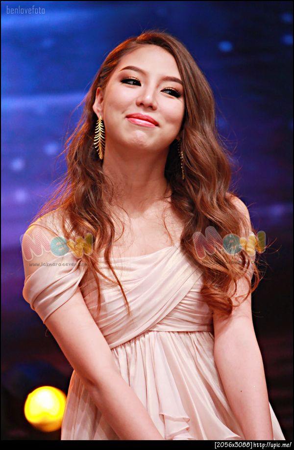 มิว ลักษณ์นารา ในลุคส์สวยหวาน