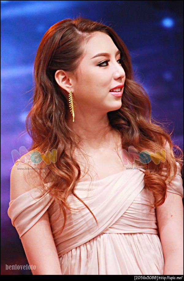 มิว ลักษณ์นารา ในลุคส์สวยหวาน