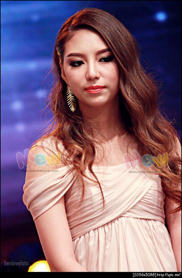 มิว ลักษณ์นารา ในลุคส์สวยหวาน