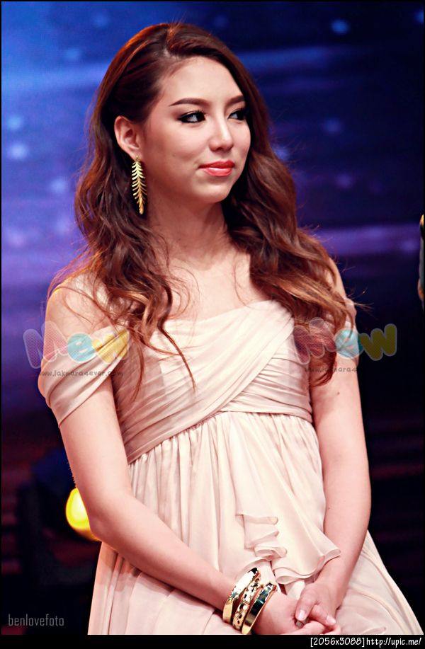 มิว ลักษณ์นารา ในลุคส์สวยหวาน