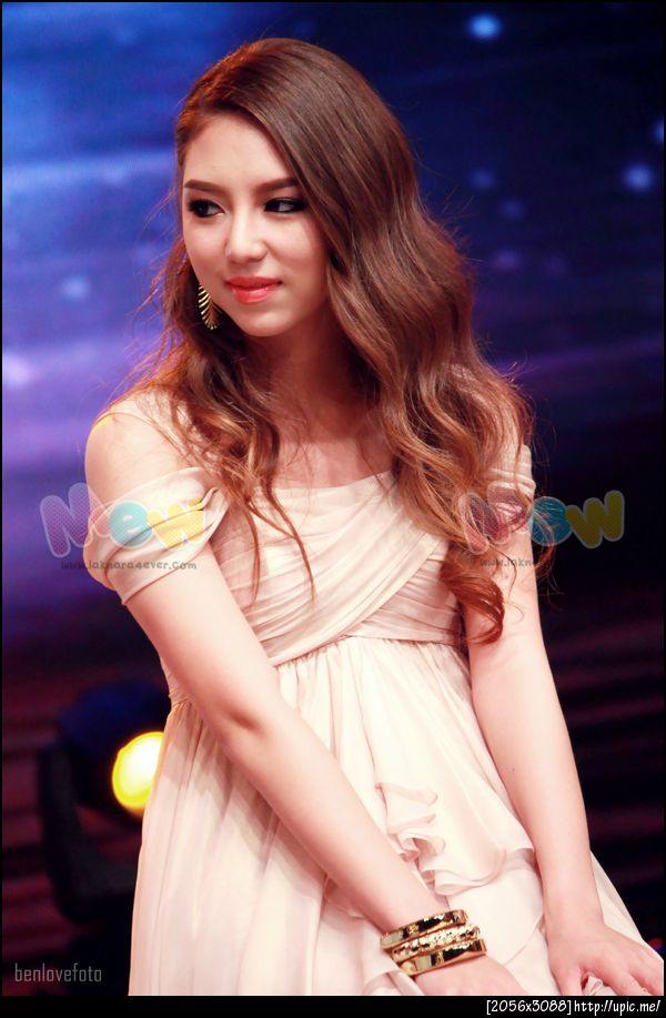 มิว ลักษณ์นารา ในลุคส์สวยหวาน