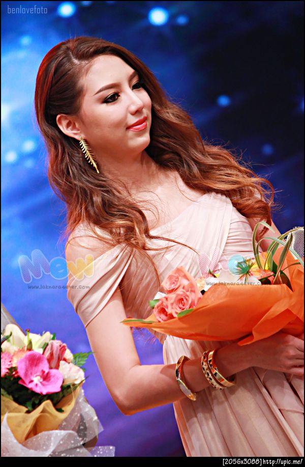 มิว ลักษณ์นารา ในลุคส์สวยหวาน