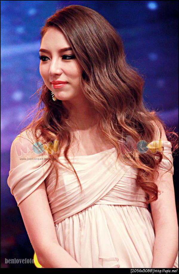 มิว ลักษณ์นารา ในลุคส์สวยหวาน