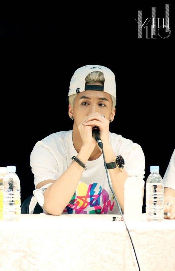 RAVI....VIXX ....แร็พเตอร์แห่งวง...น่าร็อคมากกกกก