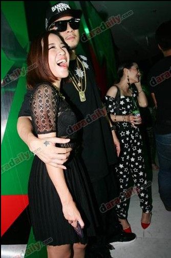 เอ็กคลูซีฟปาร์ตี้ไฮไนเก้น