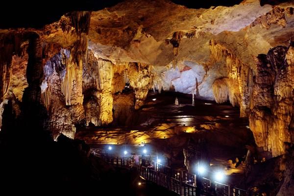 Dong Thien Duong ถ้ำวิมานสวรรค์แห่งเวียดนาม