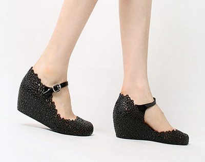แฟชั่น รองเท้ายาง คอลเลคชั่นใหม่ ใส่สวยมั่นใจ ไม่กลัวฝน