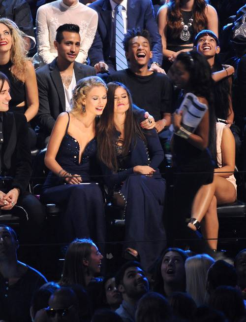 Taylor Swift ร่วมเฟรมกับอดีตคนรักในงาน Video Music Awards 2013