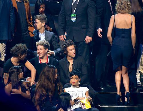 Taylor Swift ร่วมเฟรมกับอดีตคนรักในงาน Video Music Awards 2013