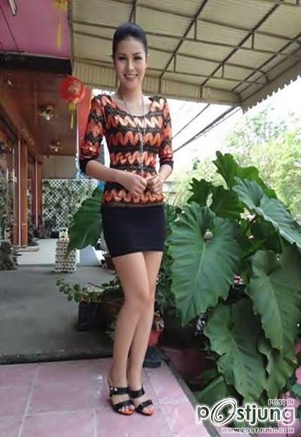 ''หญิงลี''อวดอึ๋ม ขาสวย ผิวขาวเนียน