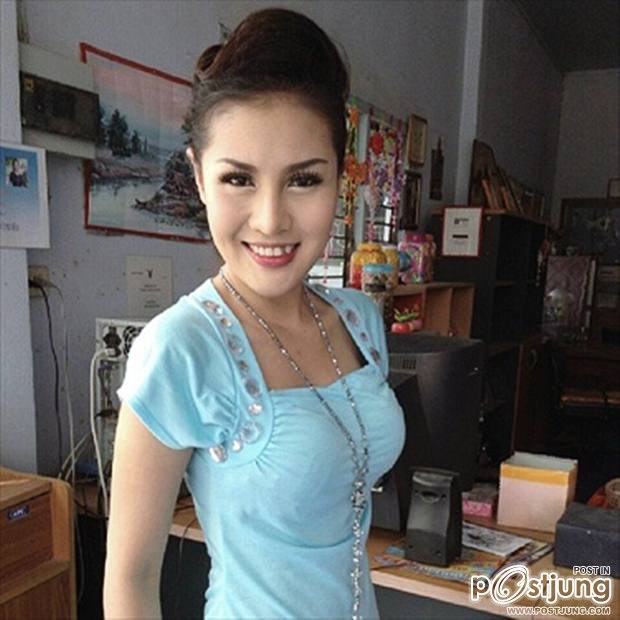 ''หญิงลี''อวดอึ๋ม ขาสวย ผิวขาวเนียน