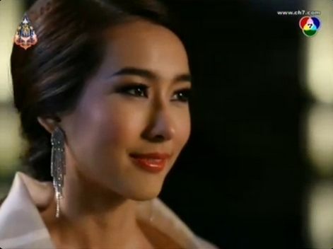 กระแส วิจาร์ คุณหนู แพรวา ณ สุภาพบุรุษลูกผู้ชาย 2013   แรงมาก