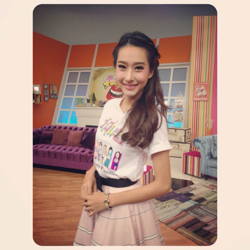 คุณโบธัญญะสุภาง กับ บท คุณหนู แพรวา     เป็นยังไงบ้าง ตอนแรก