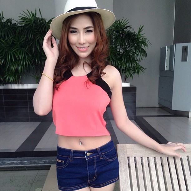 ชีสเค้ก พริตตี้ชื่อดังจาก Social Cam