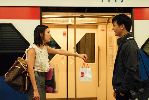 ฉากน่ารักๆของ เหมยลี่ กับ ลุง ภาพยนตร์รถไฟฟ้ามาหานะเธอ
