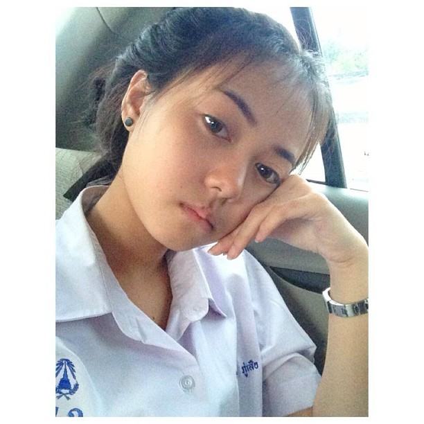 น้องเอื้อย สาวน้อยที่มียอดผู้ติดตาม facebook เหยียบเเสน!