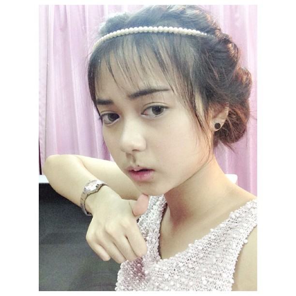 น้องเอื้อย สาวน้อยที่มียอดผู้ติดตาม facebook เหยียบเเสน!