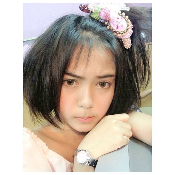 น้องเอื้อย สาวน้อยที่มียอดผู้ติดตาม facebook เหยียบเเสน!