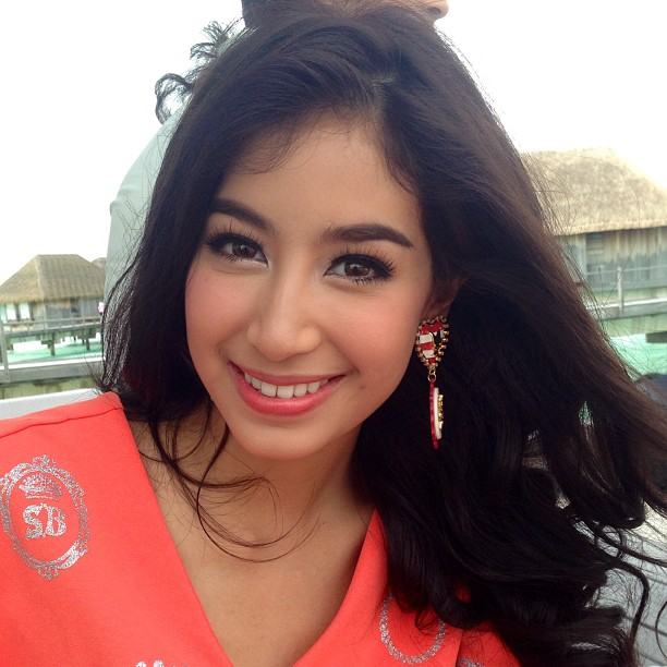 พอร์ช ศรัณย์ & มิ้นต์ ชาลิดา @ OOPS! vol.9 no.214 September 2013