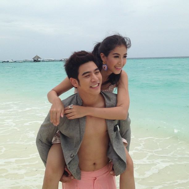 พอร์ช ศรัณย์ & มิ้นต์ ชาลิดา @ OOPS! vol.9 no.214 September 2013