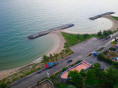 หาดแสงจันทร์ ทัศนียภาพงดงามอันแปลกตา