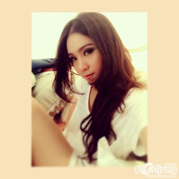 Annita ดาราที่กำลังมาแรงที่สุดในประเทศลาว