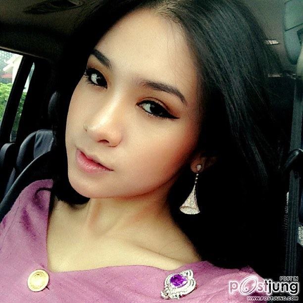 Annita ดาราที่กำลังมาแรงที่สุดในประเทศลาว