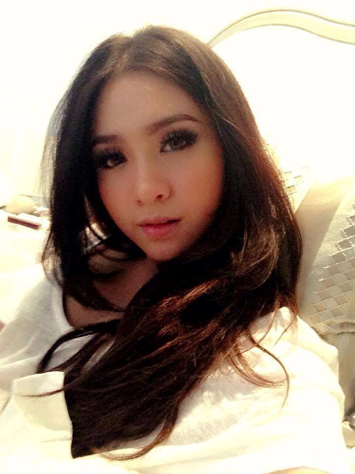 Annita ดาราที่กำลังมาแรงที่สุดในประเทศลาว