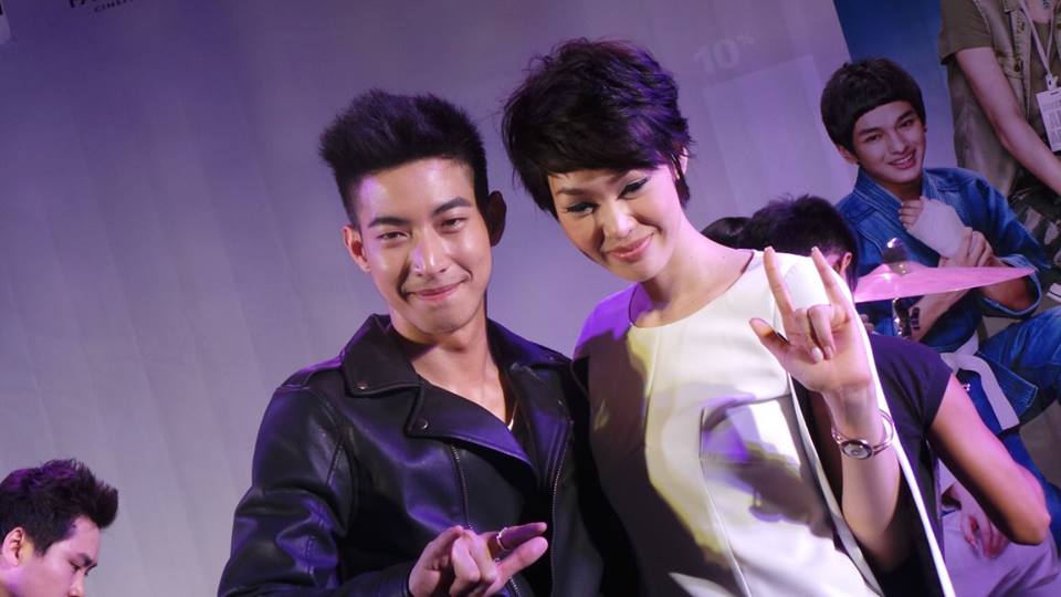 โตโน่ หล่อกระชากใจในงานเปิดตัว รักโง่