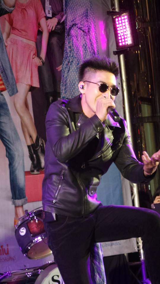 โตโน่ หล่อกระชากใจในงานเปิดตัว รักโง่