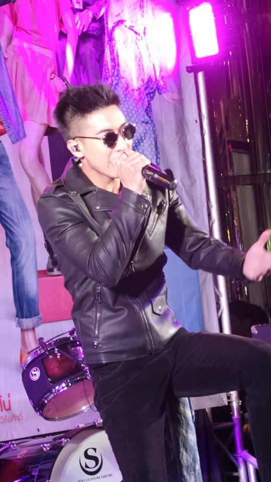 โตโน่ หล่อกระชากใจในงานเปิดตัว รักโง่