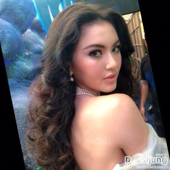 นางเอกพันล้าน ซุปเปอร์สตาร์สาวสุดฮ๊อตแห่งปี ใหม่ ดาวิกา สวยสง่างามมากๆ สดๆส่งตรงจากงาน